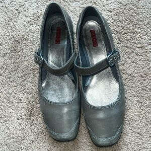 Ecco Grey Leather Mary Jane 1-Inch Heels [Size 37]